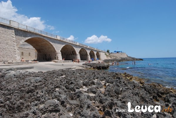 Foto ponte con scalo di Santa Maria di Leuca.  