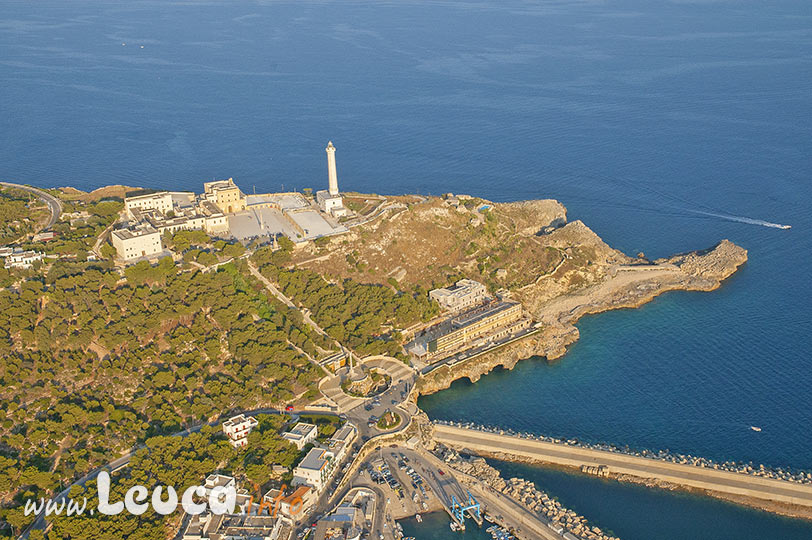 Vista aerea su Punta Meliso con Santuario e faro di Leuca